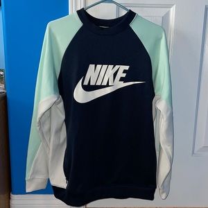 Nike pullover